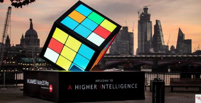 Huawei zeigt AI Fähigkeiten mit riesigem Rubik’s Würfel