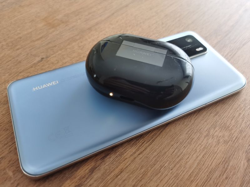 HUAWEI Freebuds Pro Reverse Wireless Charging